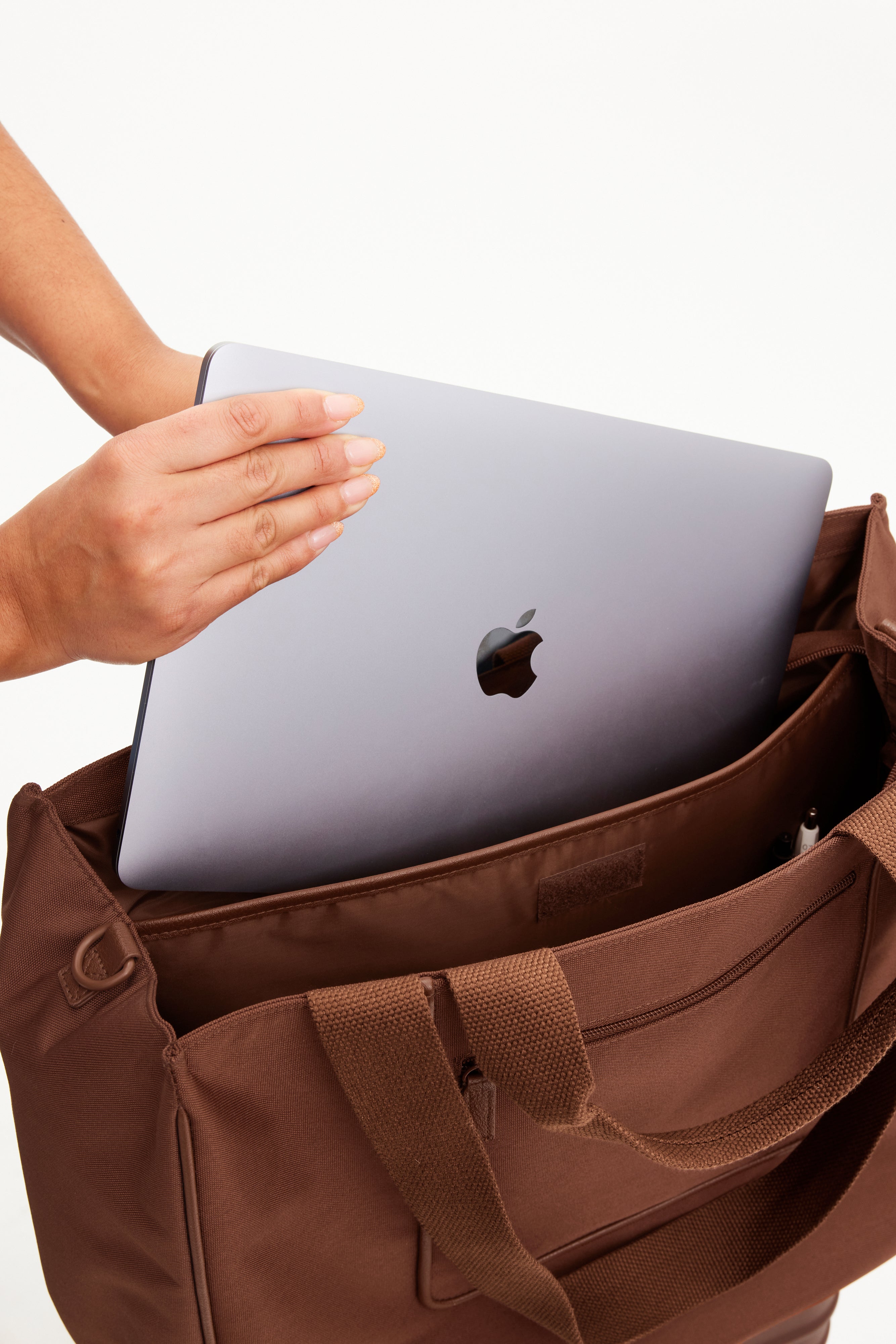 Resale The East To West Tote in Maple - Image 8