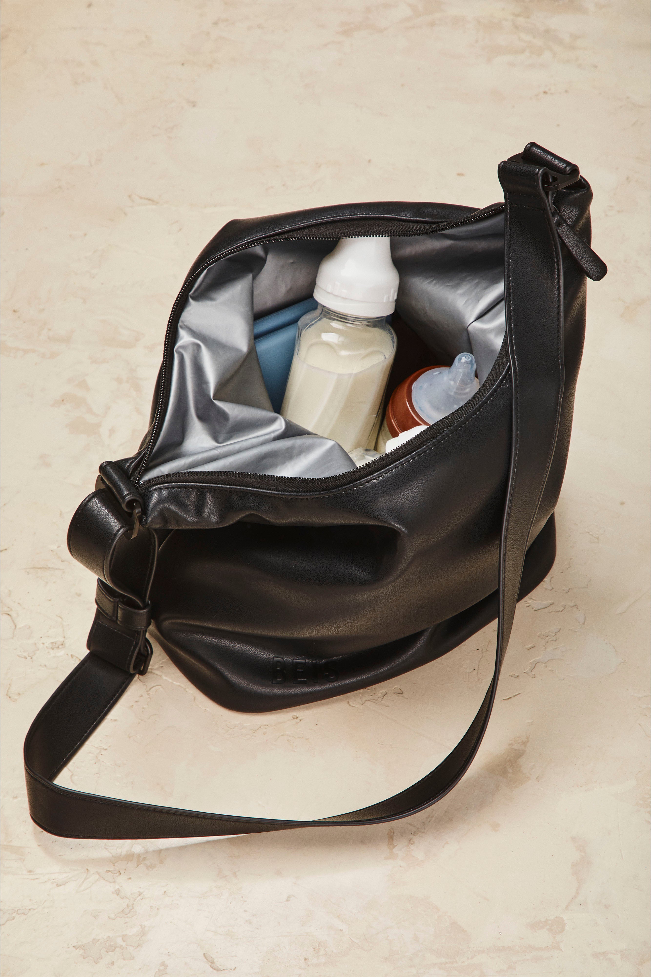 Alternative view of The Bottle Cooler in Black