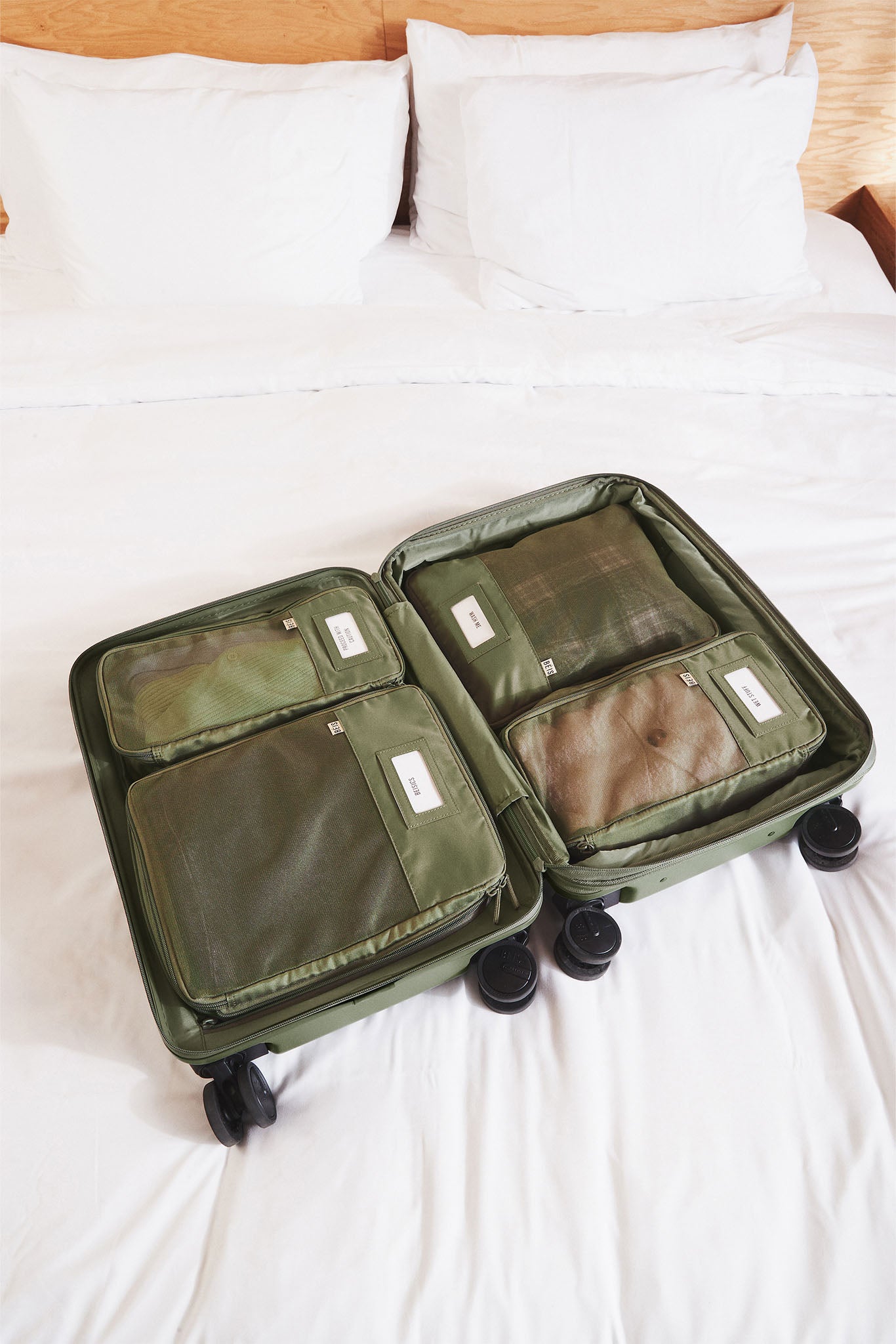 The Compression Packing Cubes 4 pc in Olive - Image 6