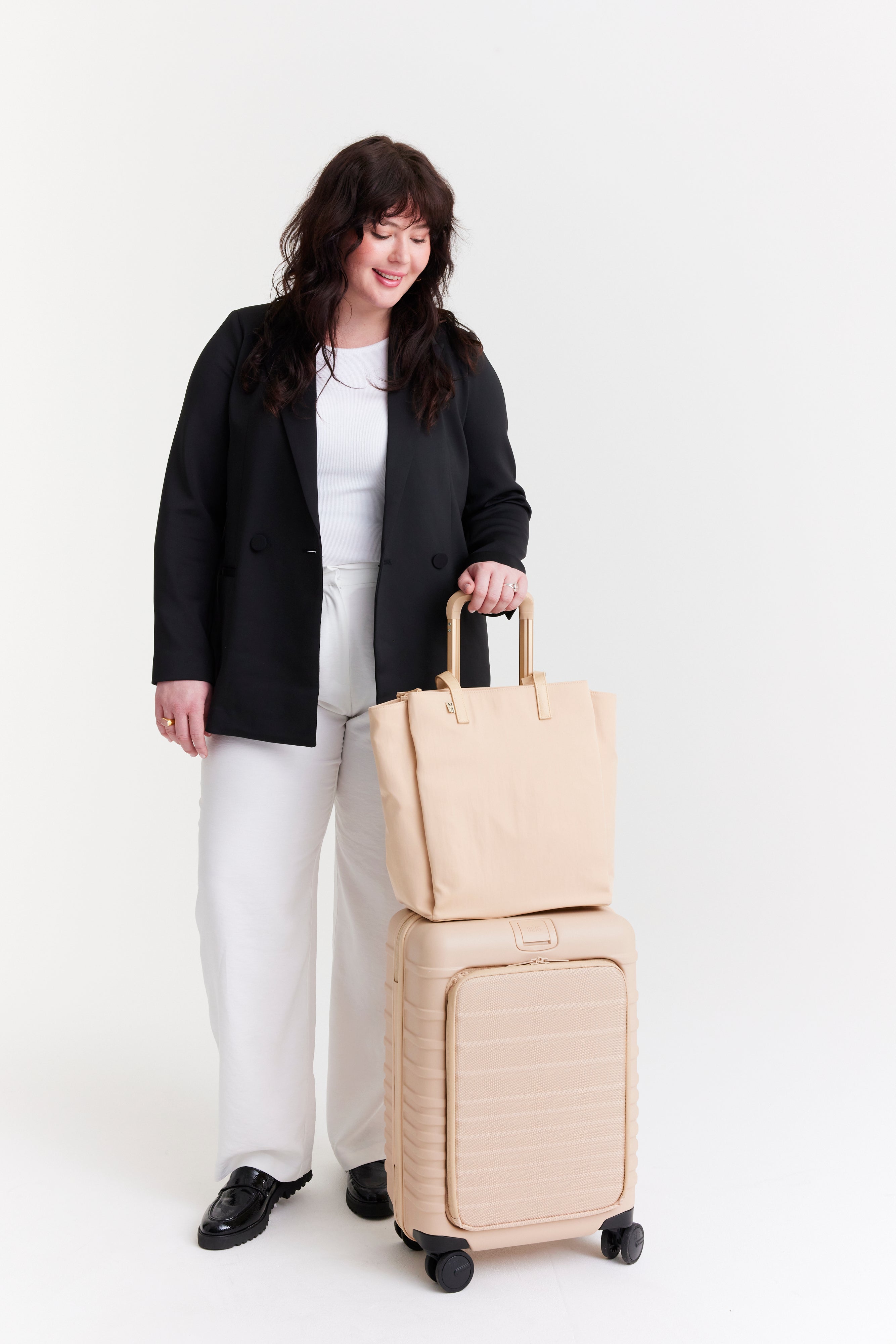 Resale The Commuter Tote in Beige - Image 14
