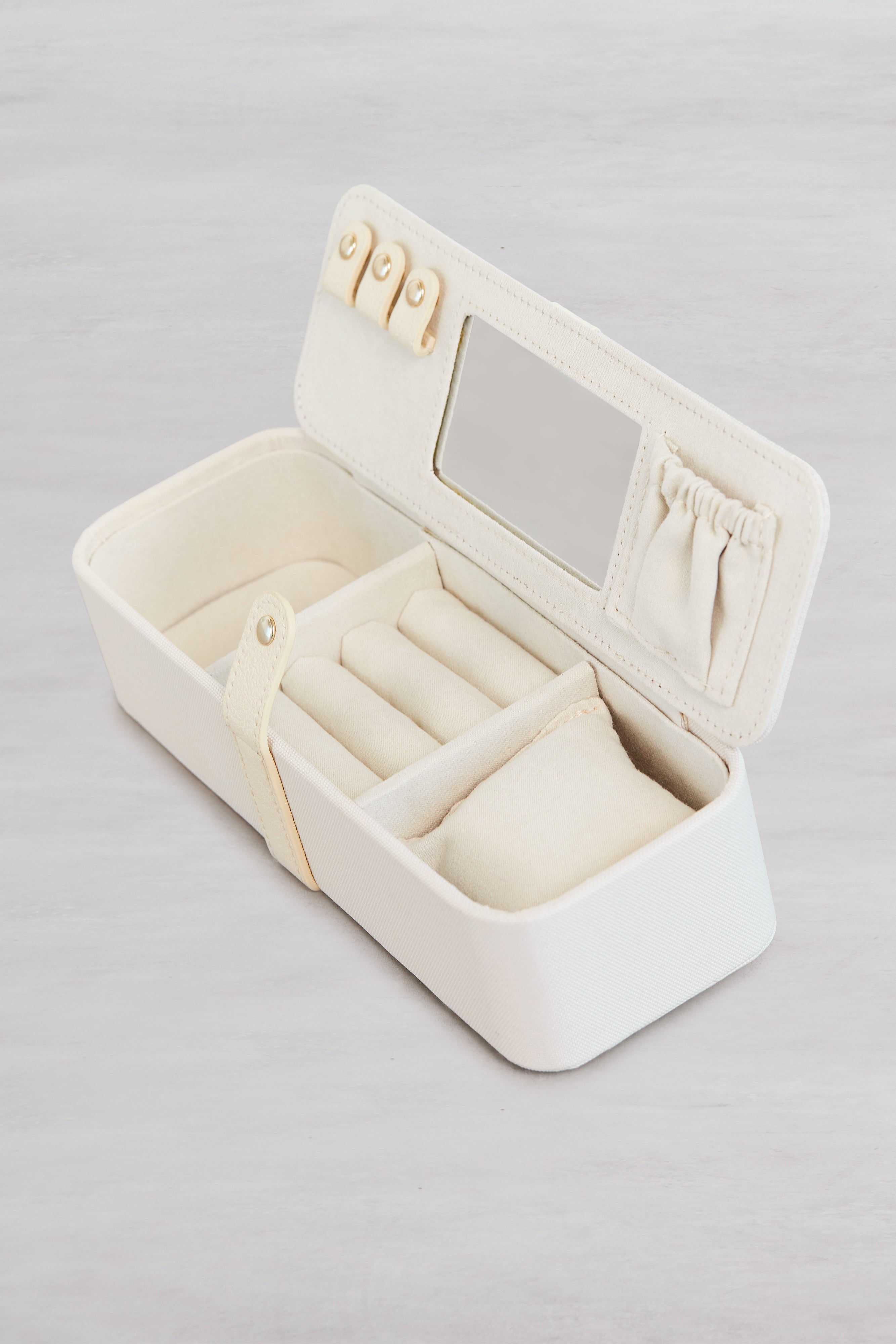 Alternative view of The Jewelry Case in Beige
