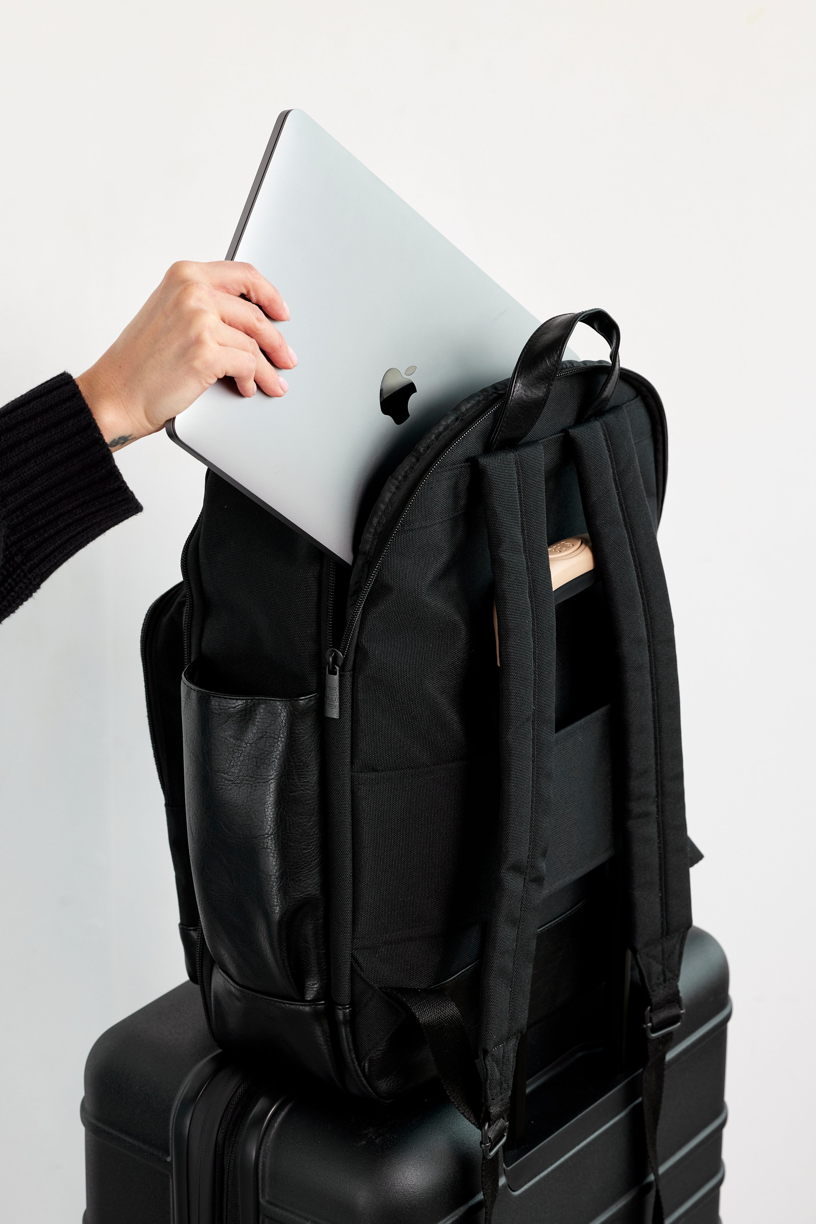 Resale The Travel Backpack in Black - Image 7