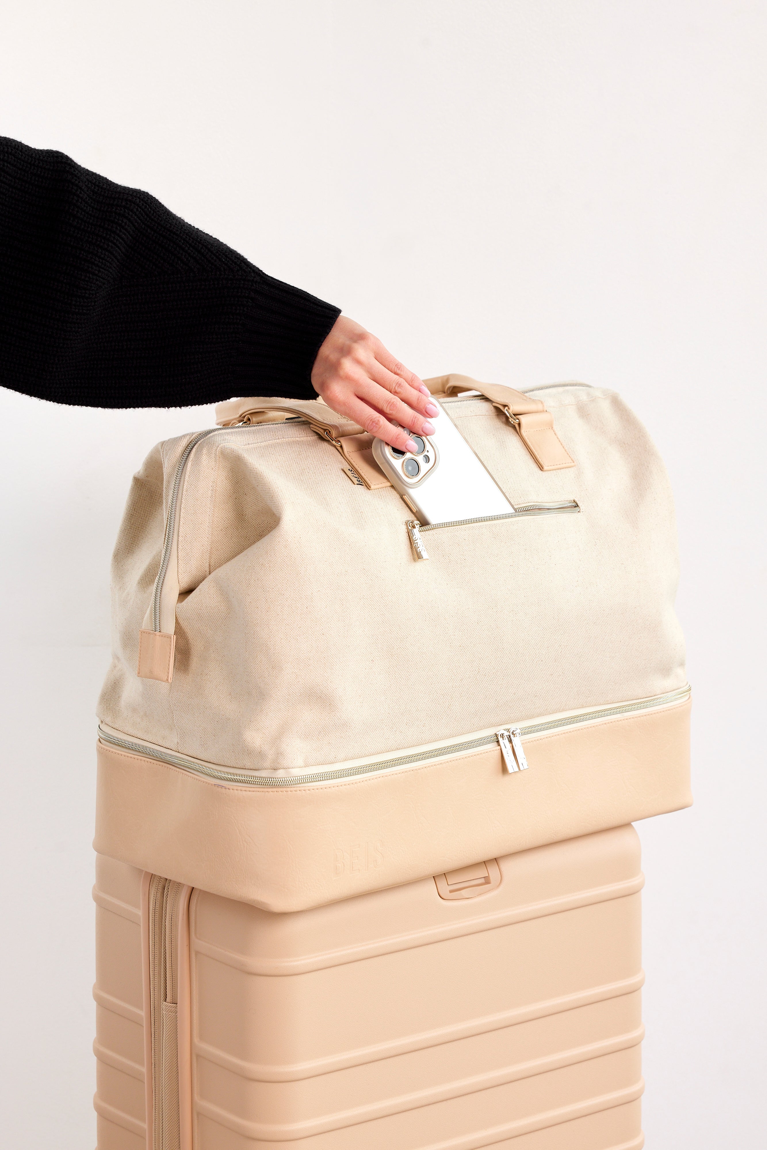 Resale The Weekender in Beige - Image 8