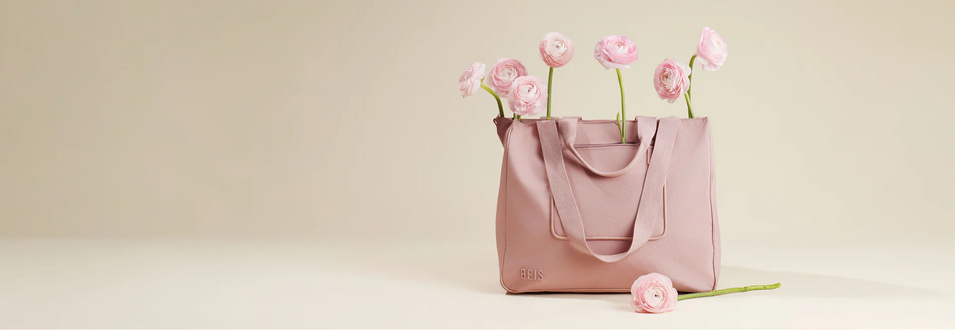 Spring travel collection banner