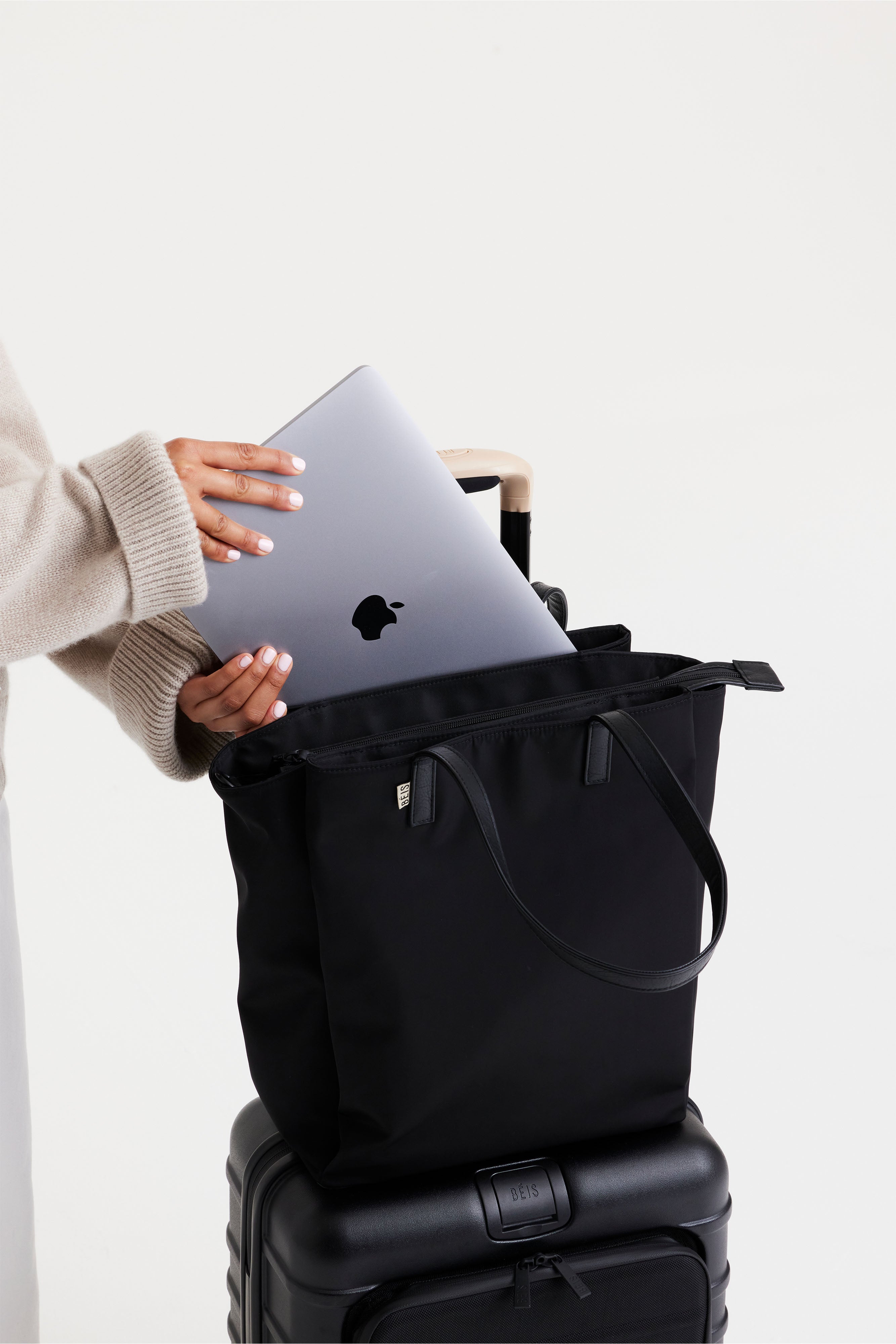 Resale The Commuter Tote in Black - Image 7