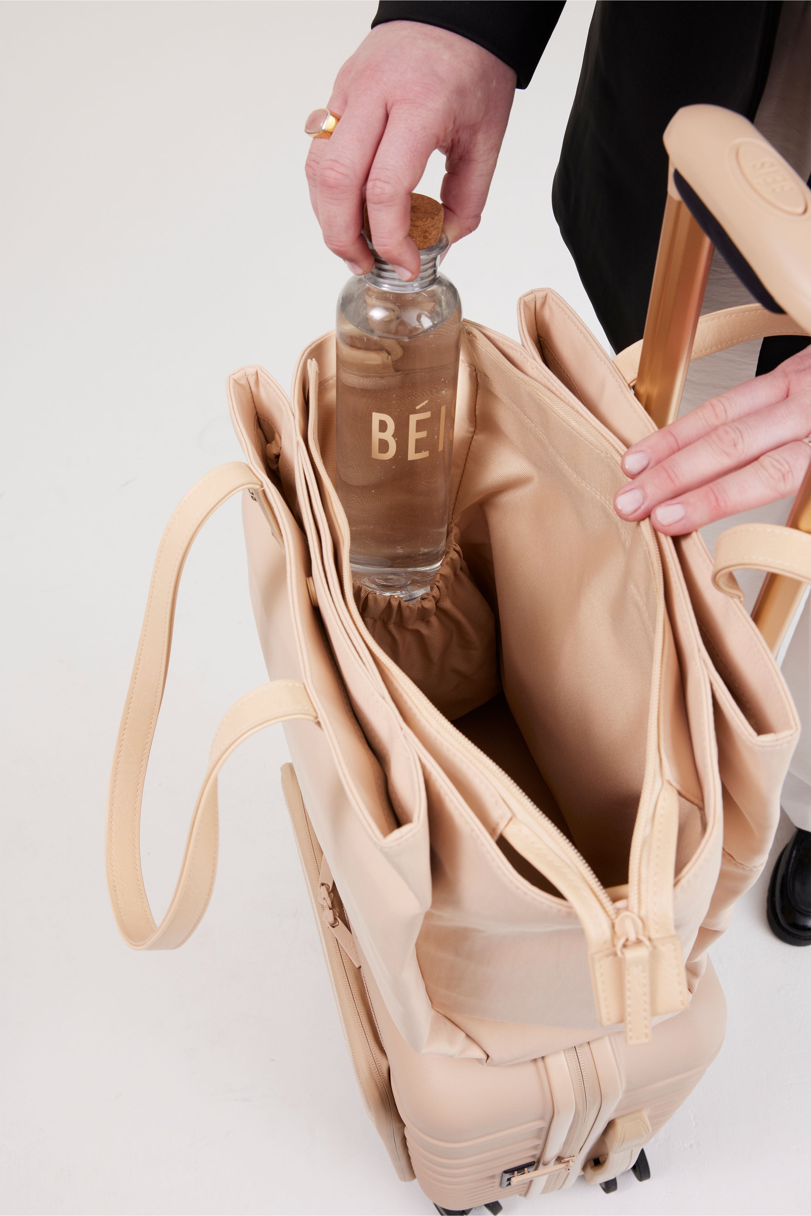 Resale The Commuter Tote in Beige - Image 13