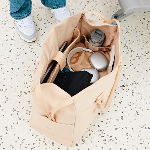 Resale The Commuter Duffle in Beige - Image 17